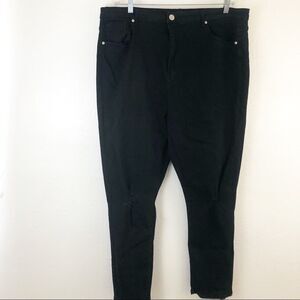 Boohoo Plus Rip Knee Skinny Black Jegging size 24